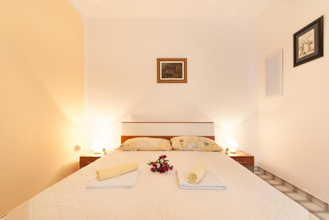 Weis Apartments Rovinj Quarto foto